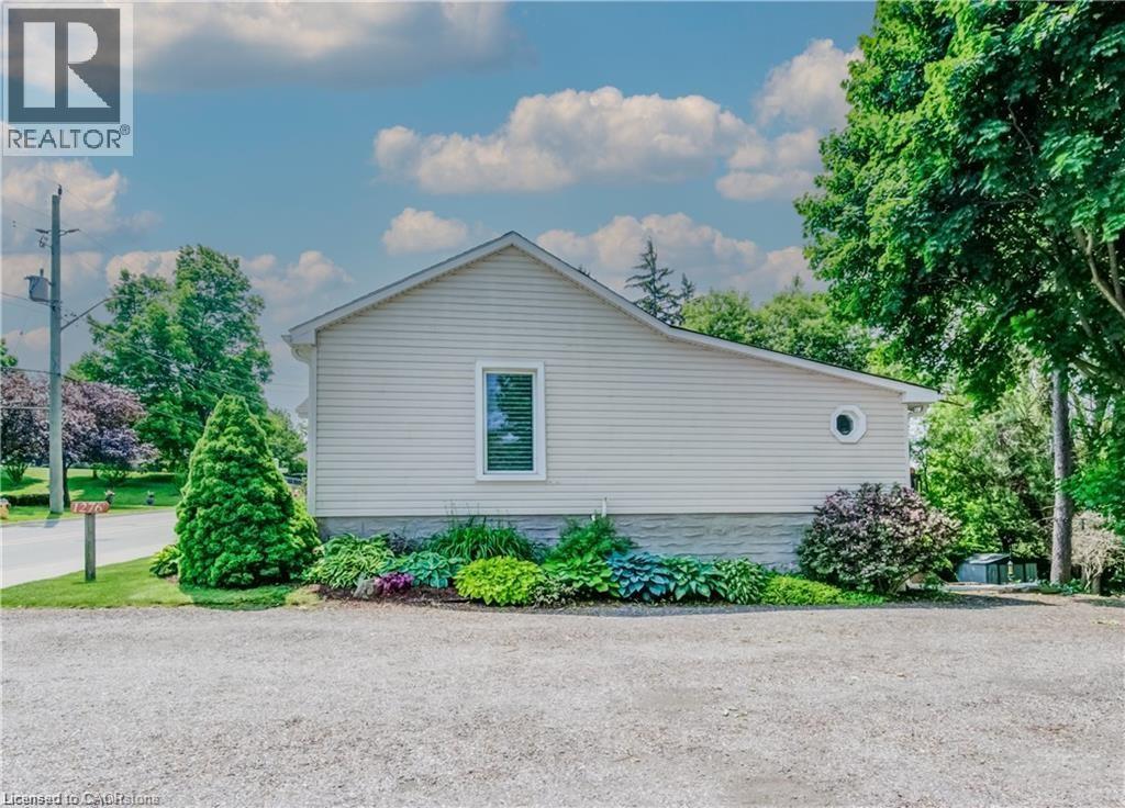 Photo 8 of 1276 Swan Street, Ayr ON
