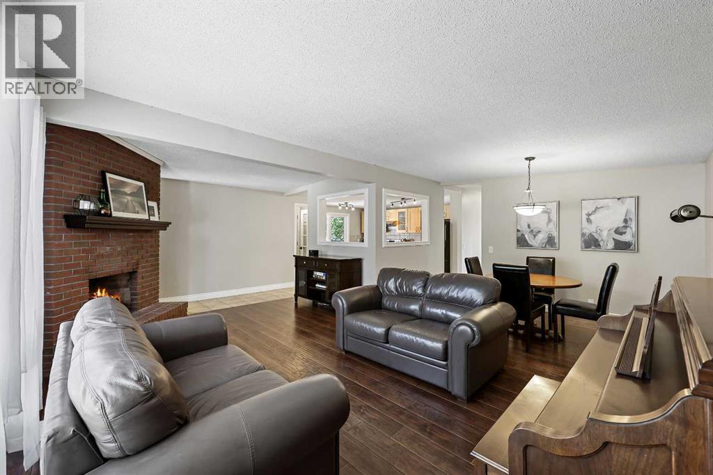 Single Family House Bungalow for Sale in  Dalrymple Crescent NW Dalhousie Calgary 