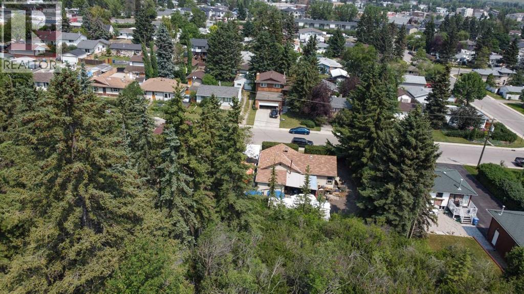 Photo 5 of 8123 33 Avenue Nw, Calgary AB