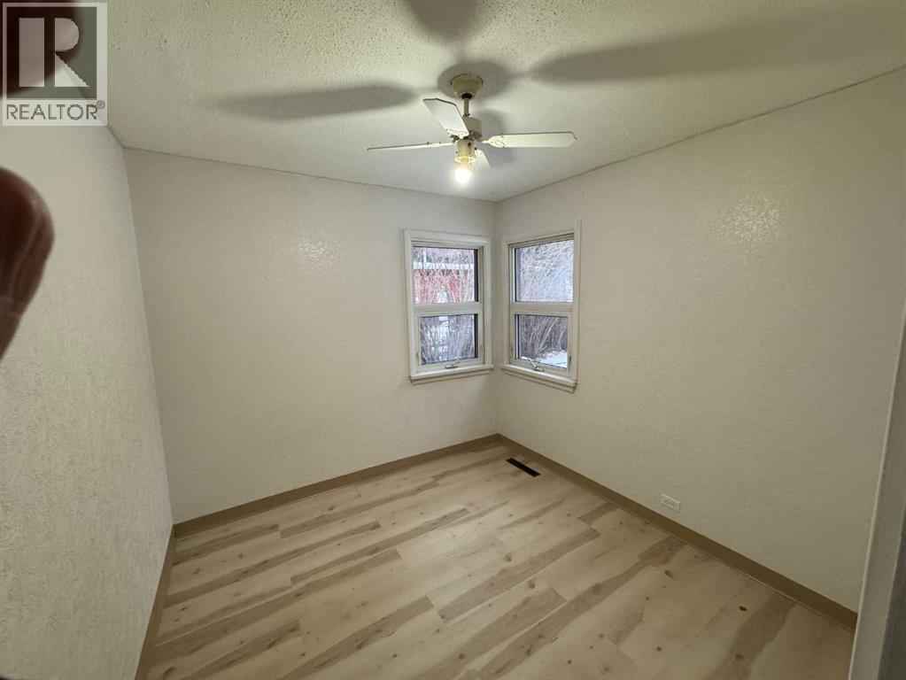 Photo 15 of 8123 33 Avenue Nw, Calgary AB