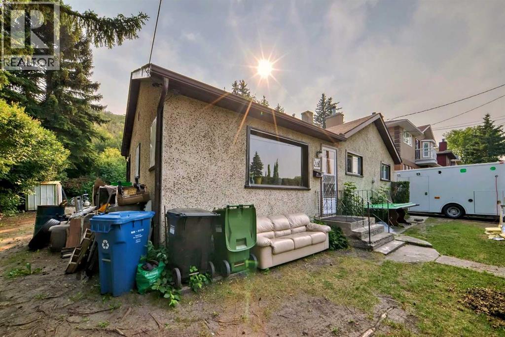 Photo 9 of 8123 33 Avenue Nw, Calgary AB