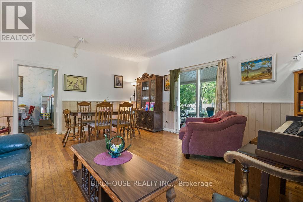 Photo 8 of 70 Ridout Street, Kawartha Lakes ON