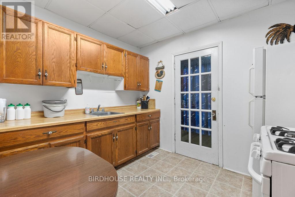 Photo 9 of 70 Ridout Street, Kawartha Lakes ON