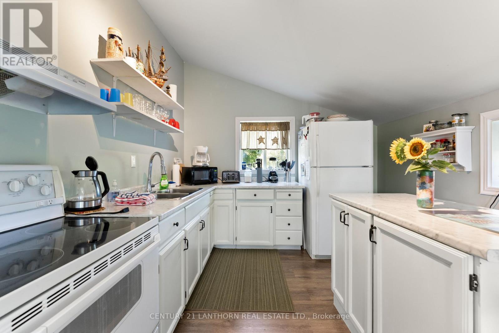 Photo 8 of 43 Stanley Street, Prince Edward County ON