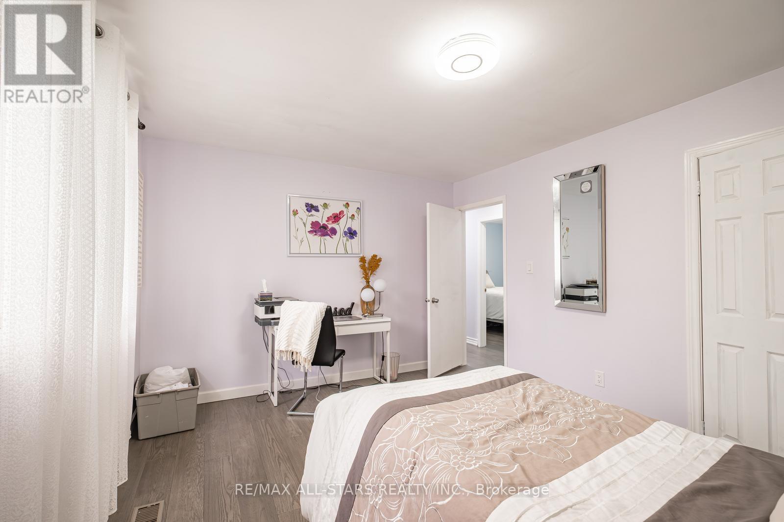 Photo 20 of 520 Elm Road, Whitchurchstouffville ON