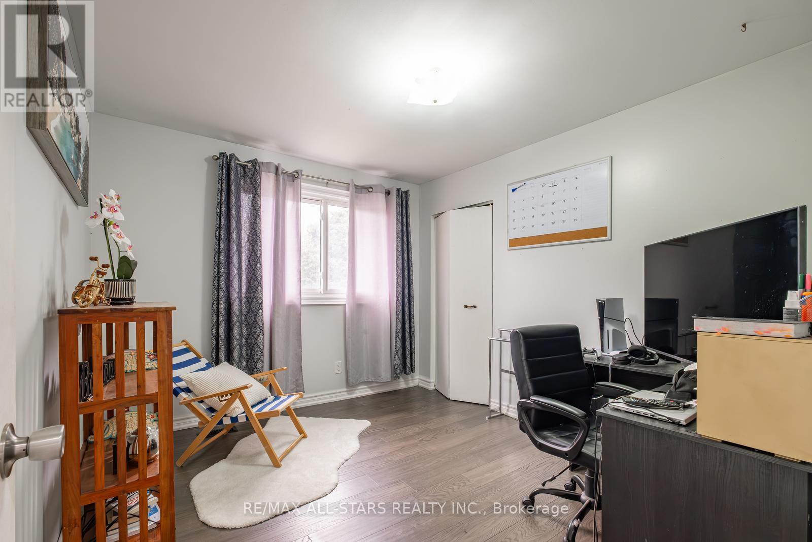 Photo 25 of 520 Elm Road, Whitchurchstouffville ON