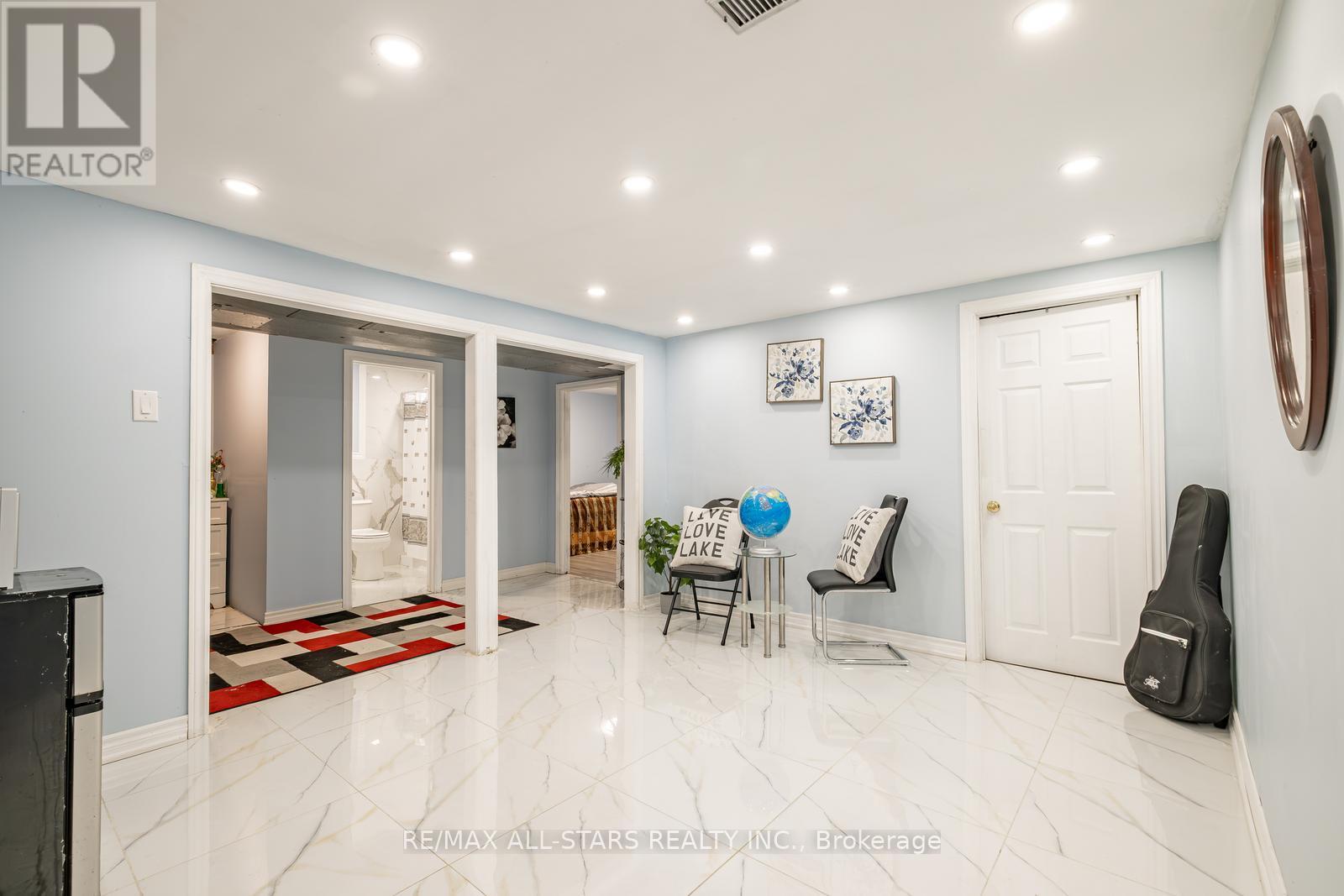 Photo 30 of 520 Elm Road, Whitchurchstouffville ON