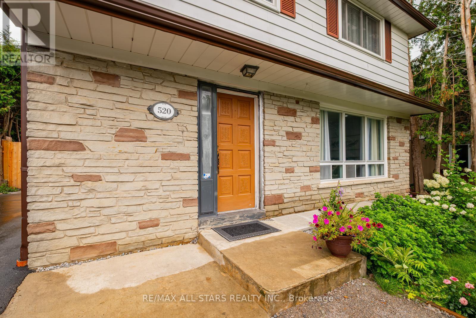 Photo 5 of 520 Elm Road, Whitchurchstouffville ON