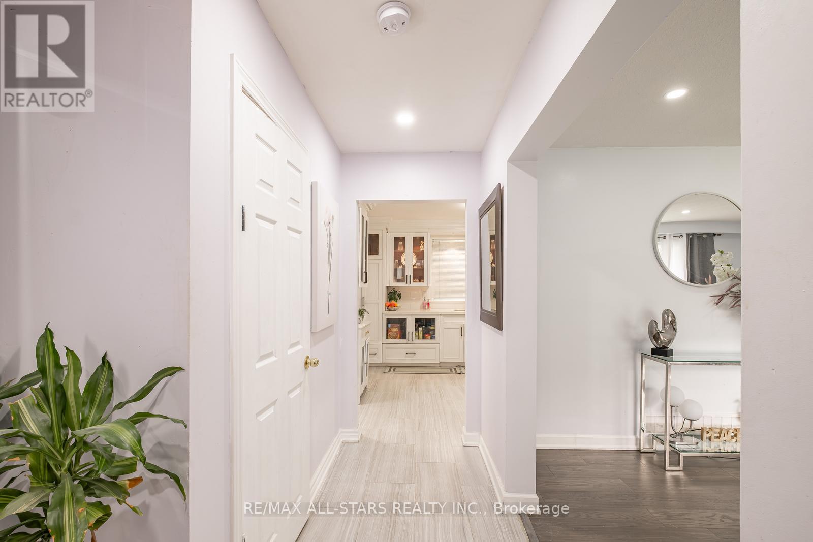Photo 7 of 520 Elm Road, Whitchurchstouffville ON