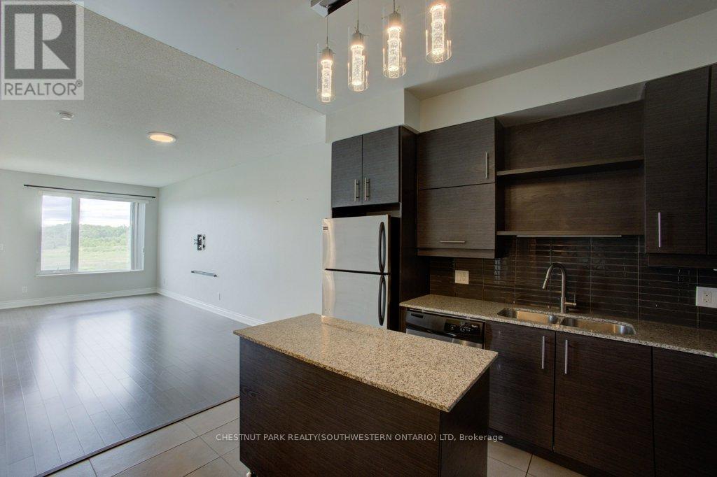 Photo 4 of 609 277 South Park Road, Markham ON
