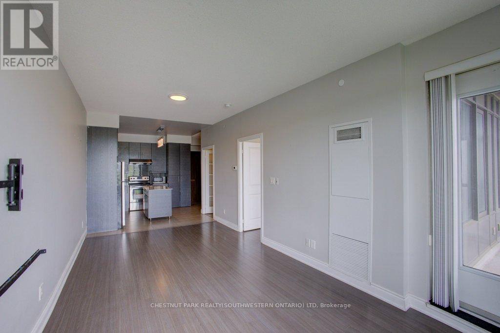 Photo 7 of 609 277 South Park Road, Markham ON
