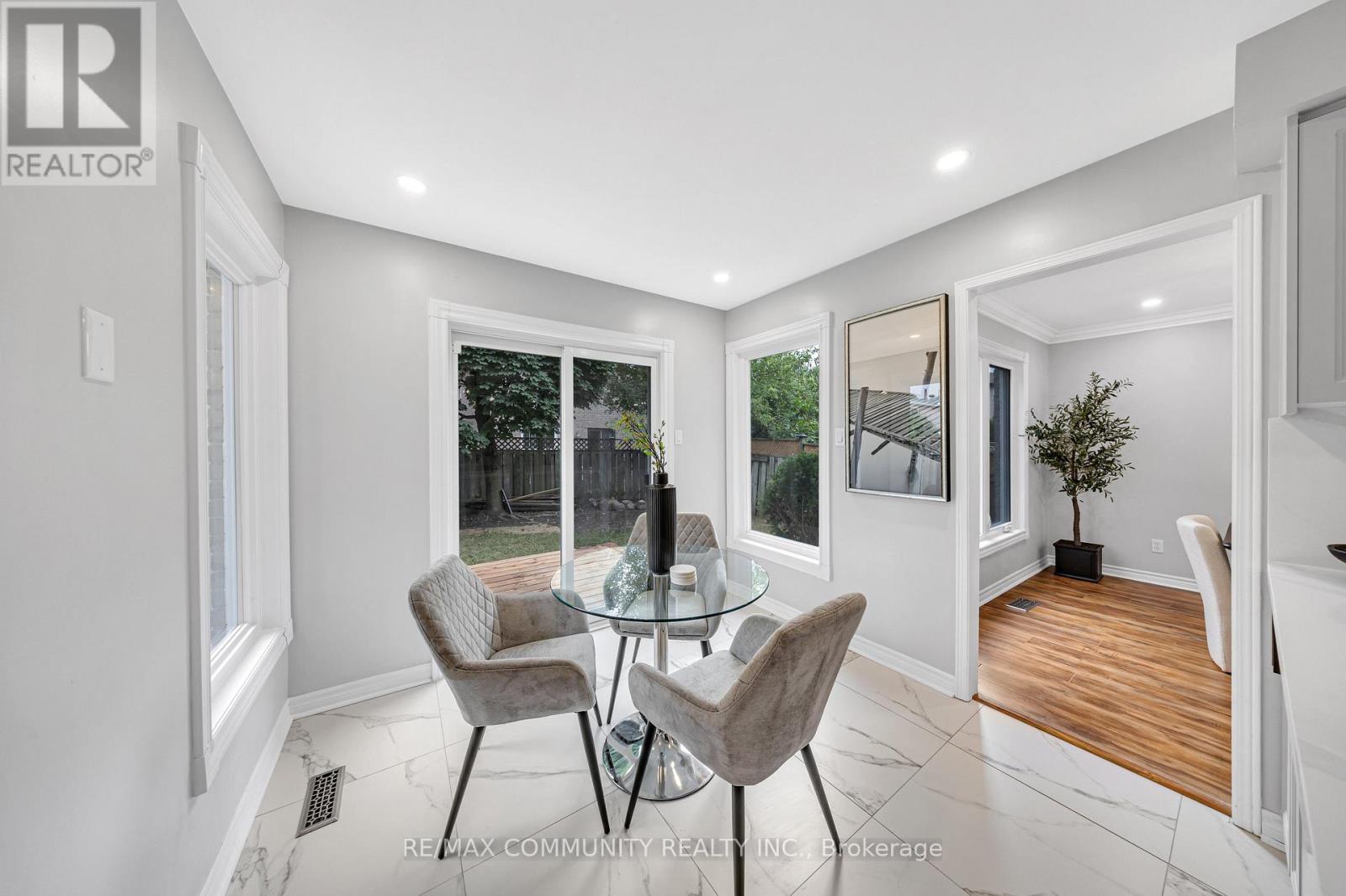 Photo 19 of 71 Nightstar Drive, Richmond Hill ON