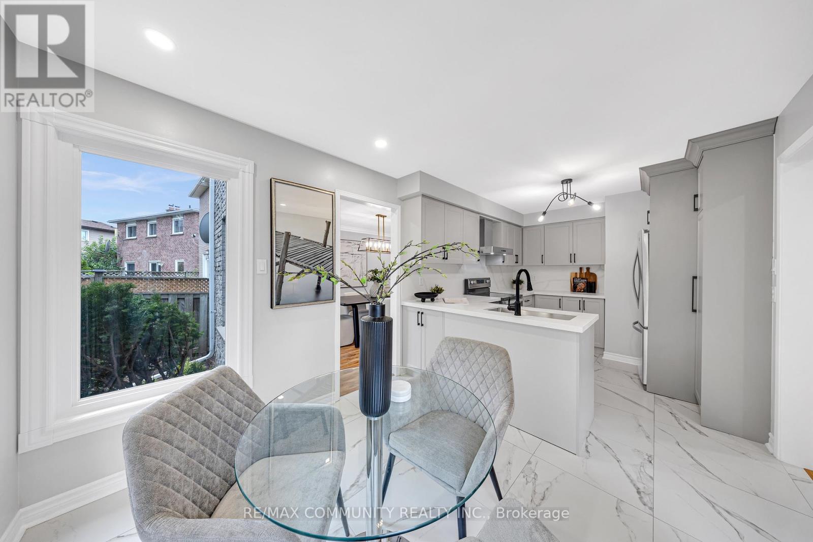 Photo 25 of 71 Nightstar Drive, Richmond Hill ON