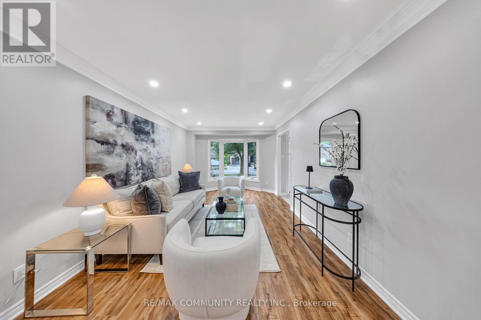 Photo 29 of 71 Nightstar Drive, Richmond Hill ON