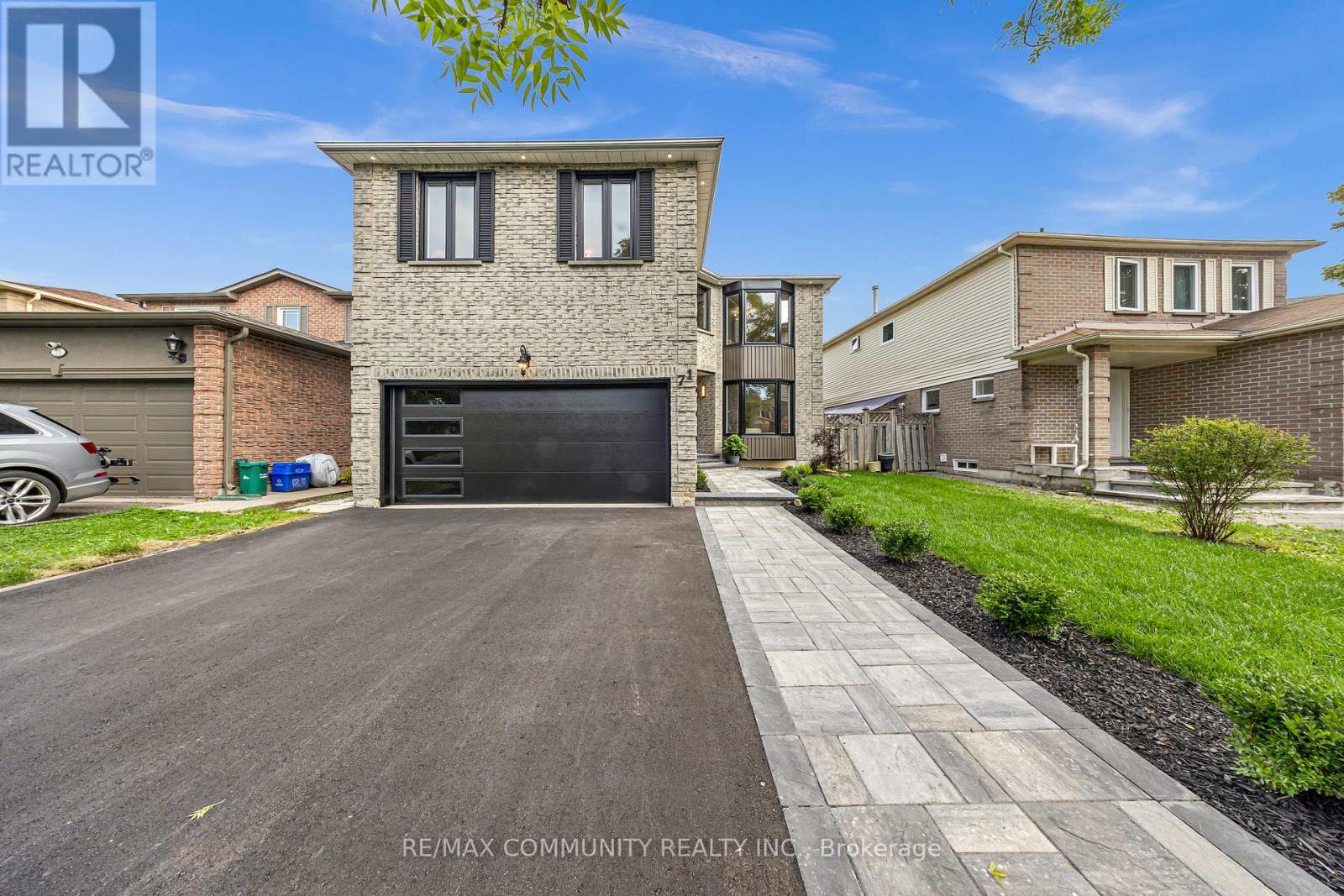 Photo 43 of 71 Nightstar Drive, Richmond Hill ON