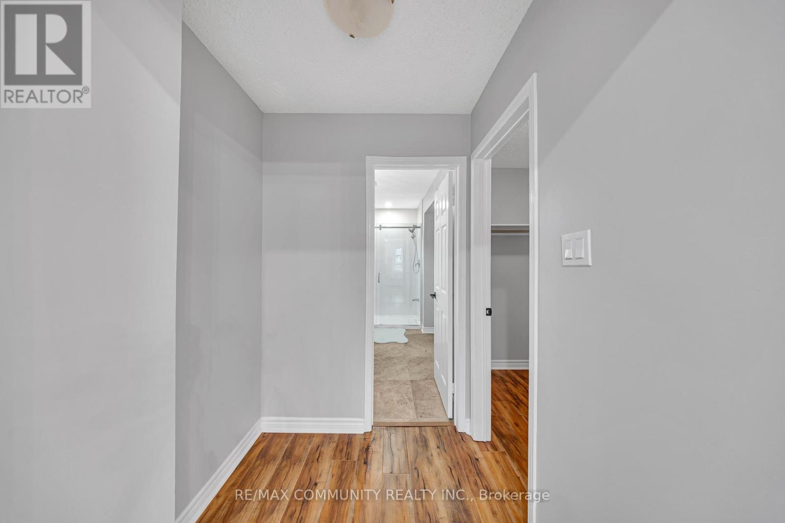 Photo 5 of 71 Nightstar Drive, Richmond Hill ON