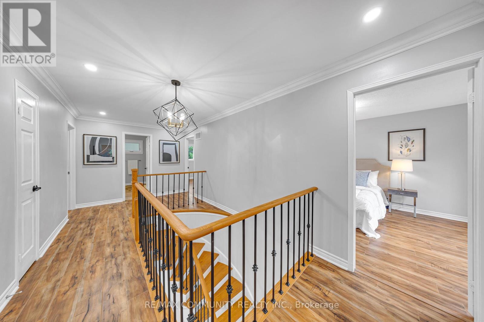 Photo 9 of 71 Nightstar Drive, Richmond Hill ON