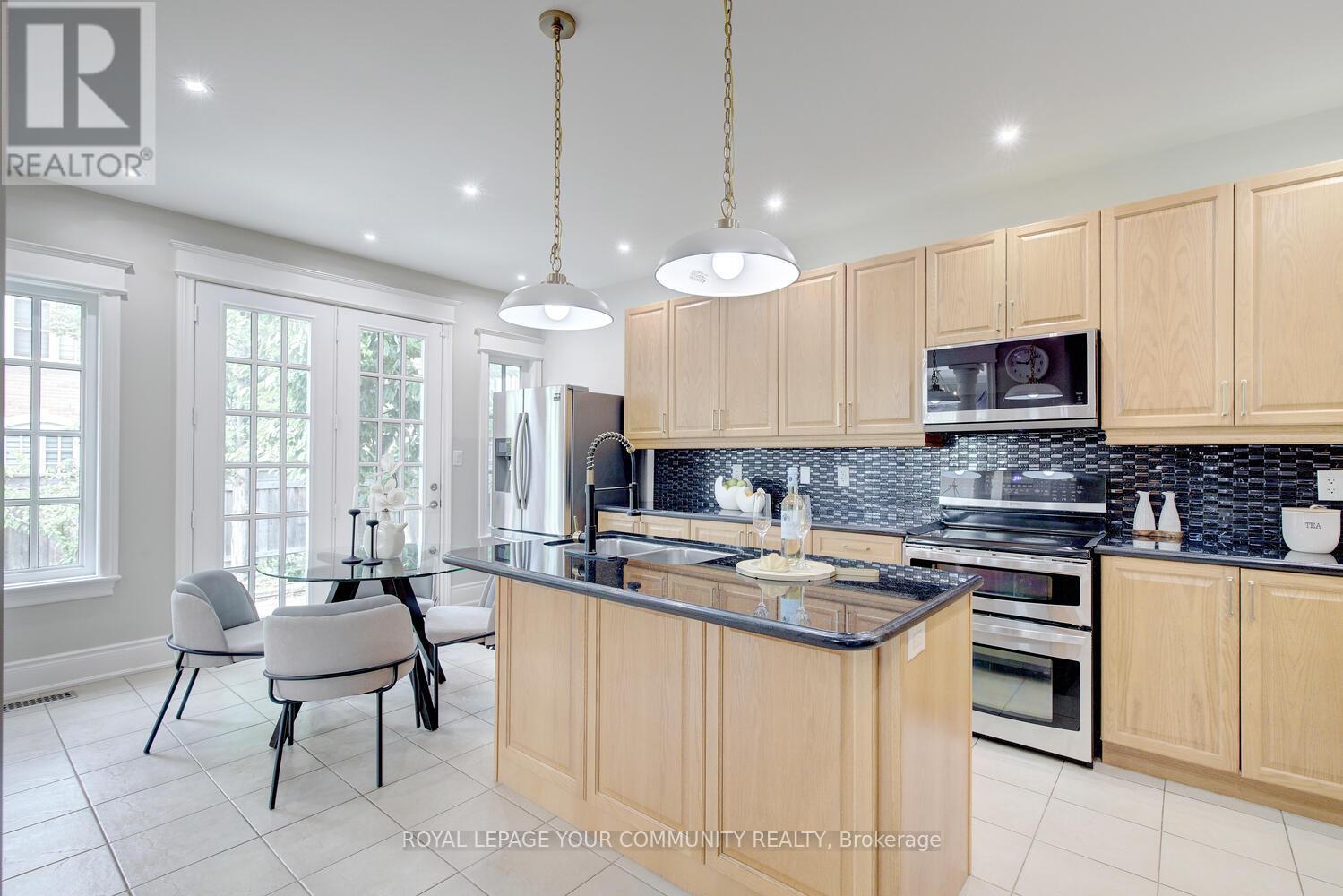Photo 15 of 2 Aegis Drive, Vaughan ON
