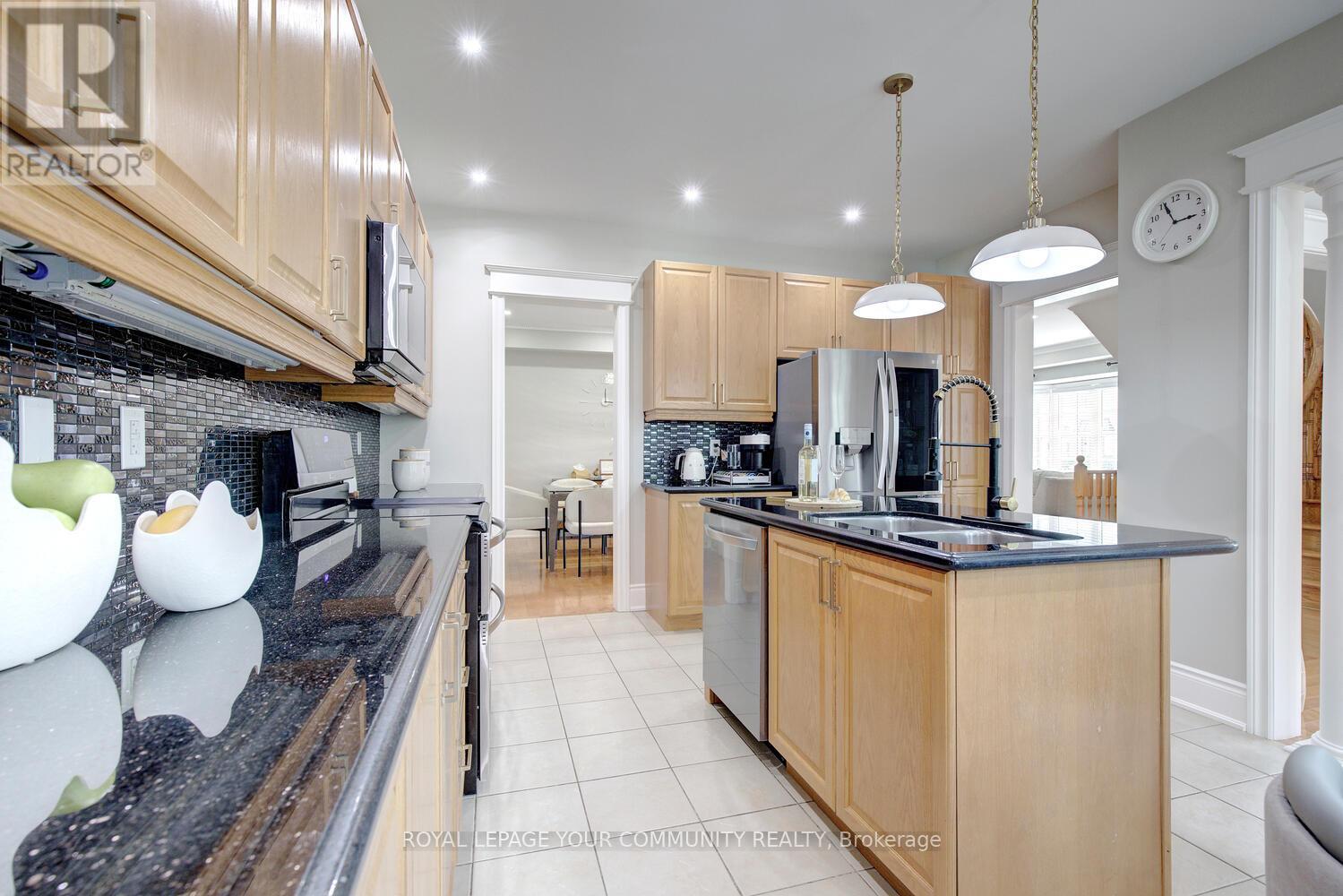 Photo 17 of 2 Aegis Drive, Vaughan ON