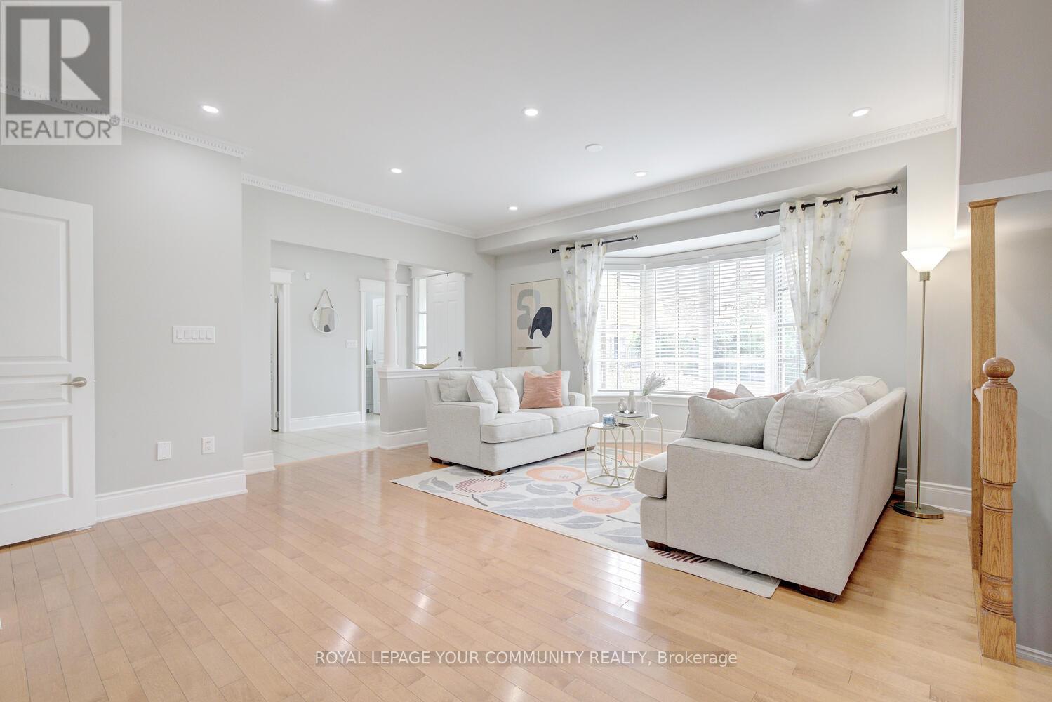 Photo 7 of 2 Aegis Drive, Vaughan ON