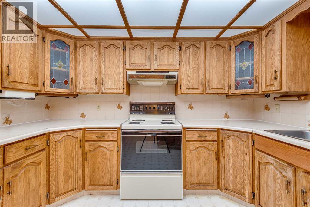 Photo 14 of 729 1 Street Ne, Three Hills AB