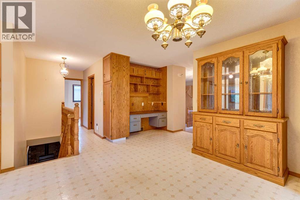 Photo 11 of 729 1 Street Ne, Three Hills AB