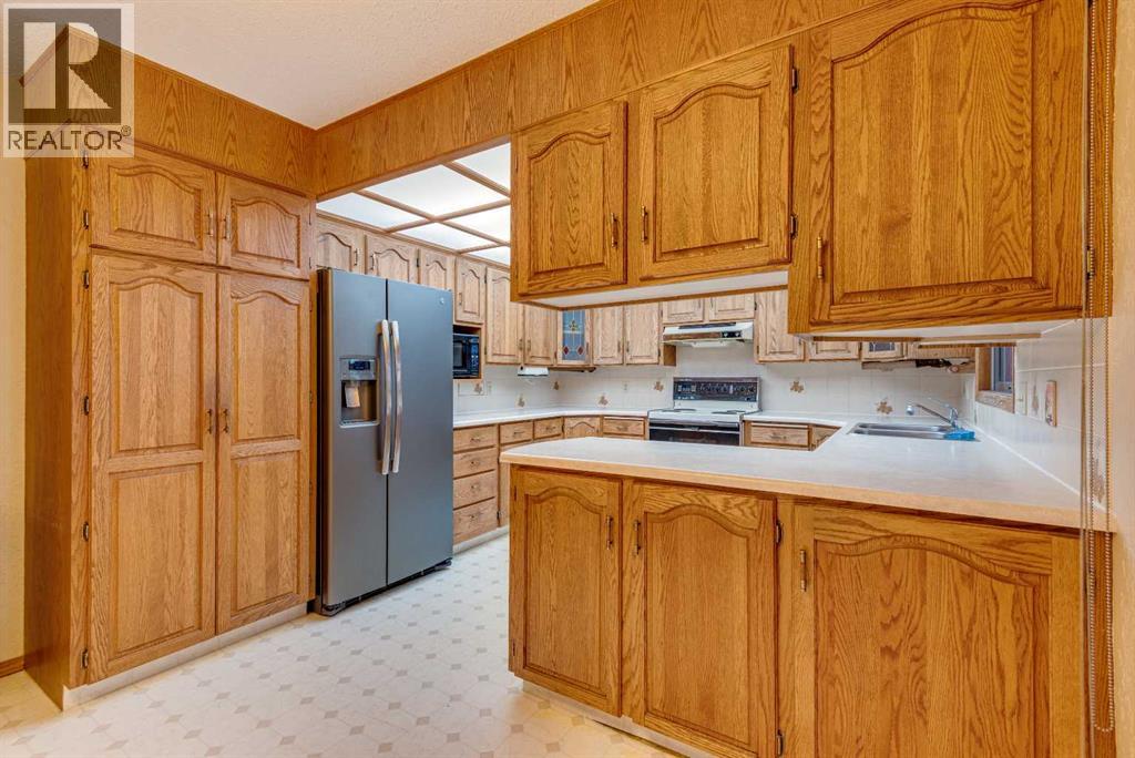 Photo 13 of 729 1 Street Ne, Three Hills AB