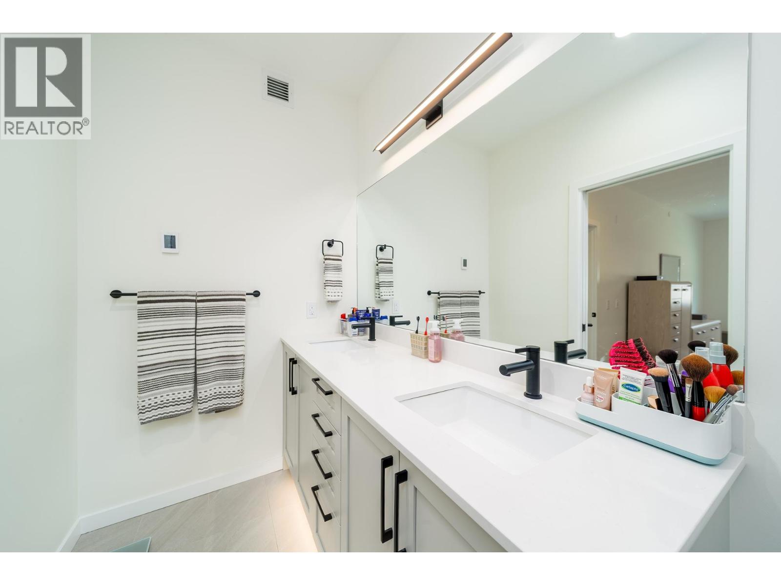 14 1979 Country Club Drive, Kelowna