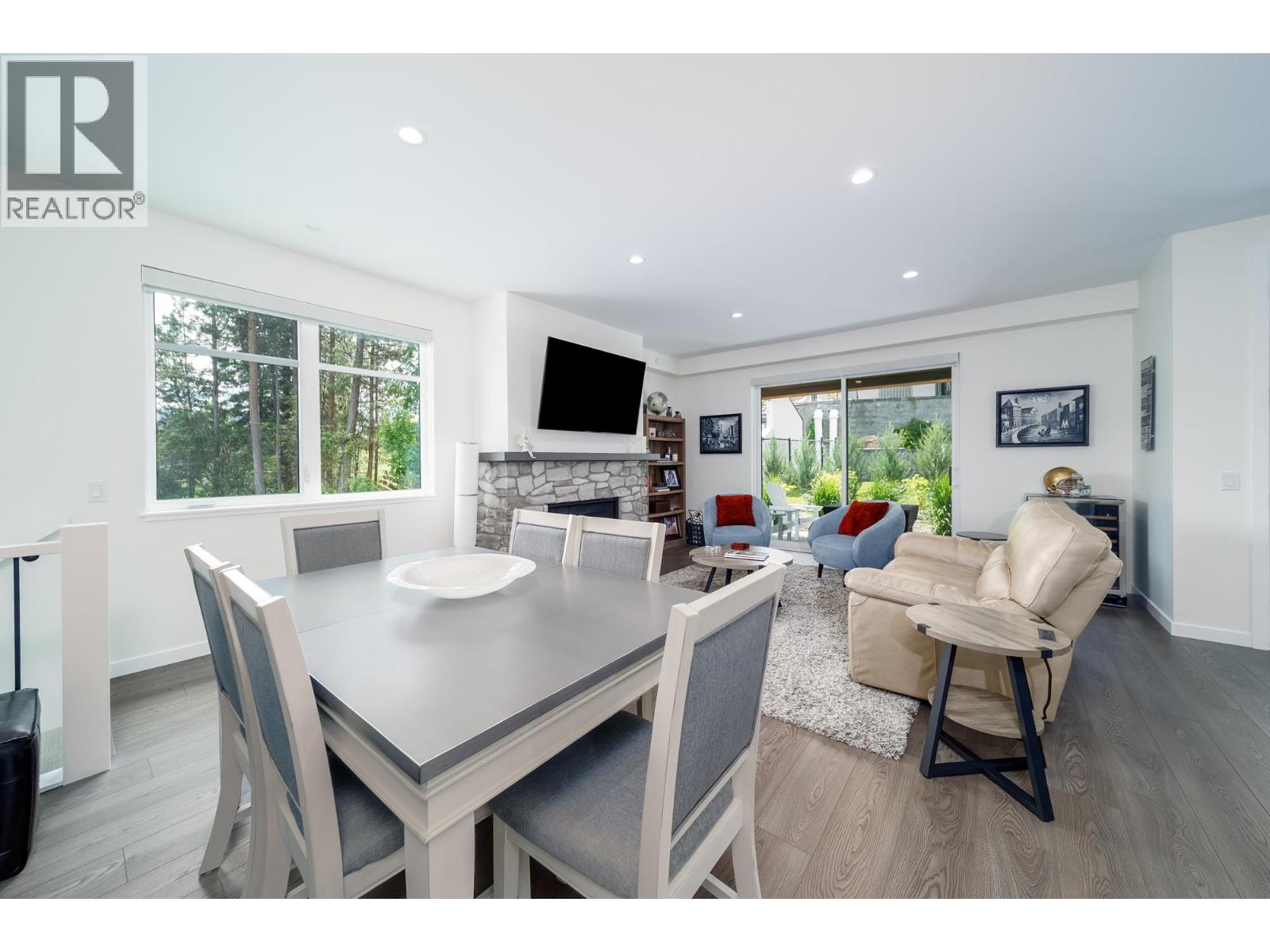 14 1979 Country Club Drive, Kelowna