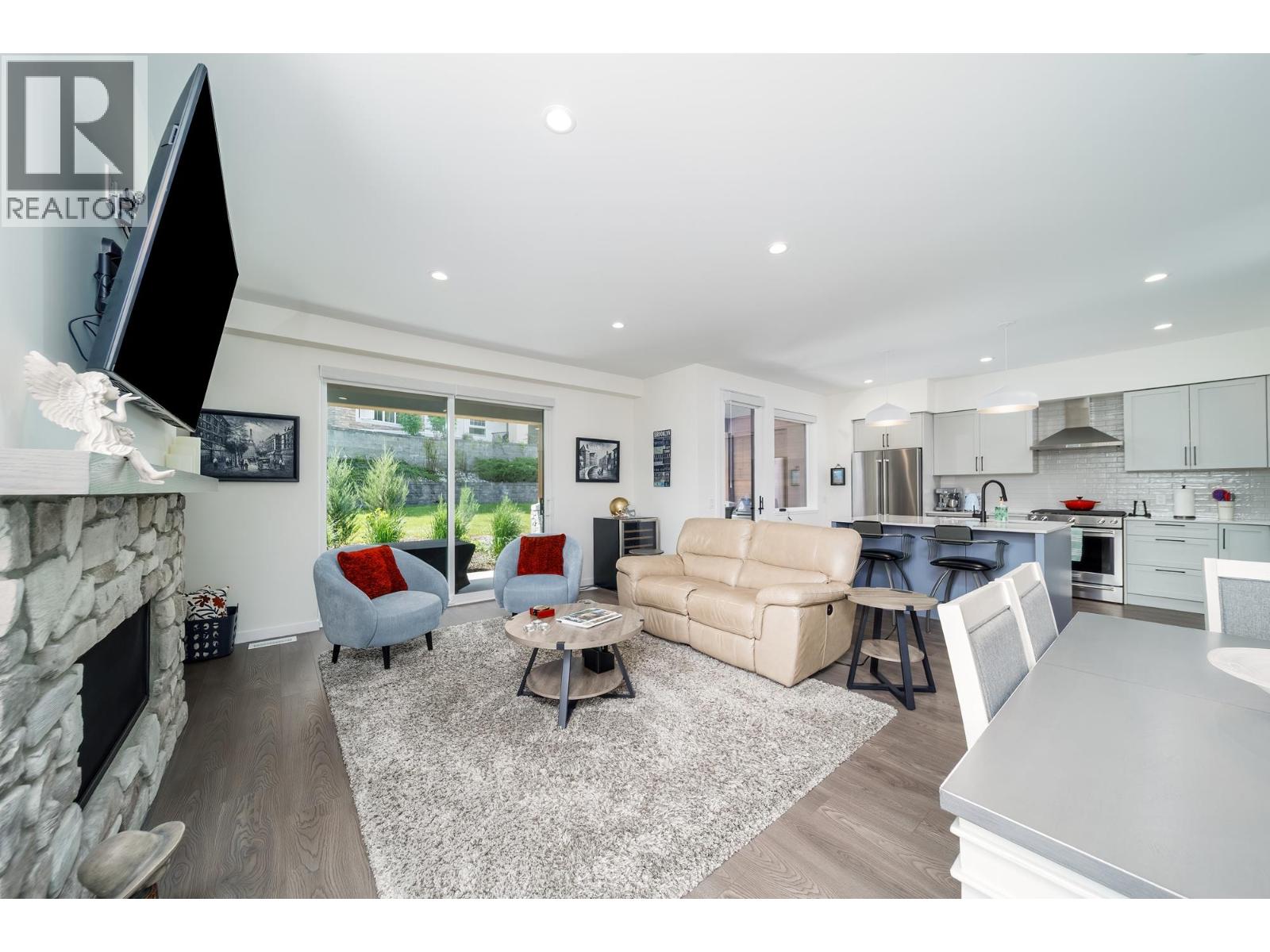 14 1979 Country Club Drive, Kelowna