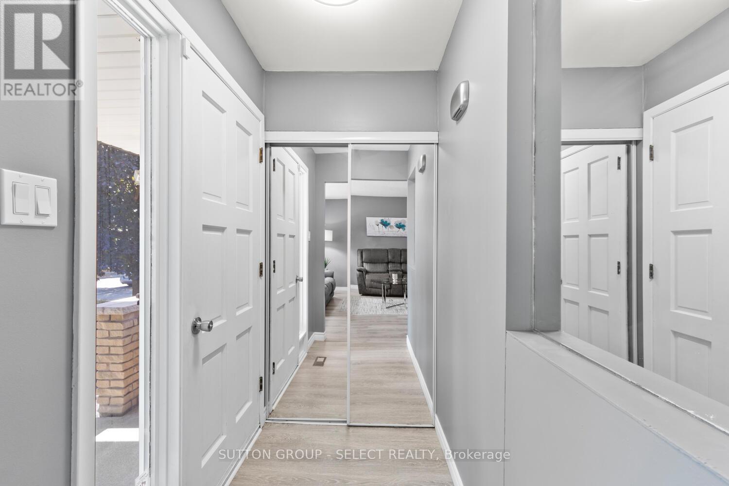 Photo 17 of 71 Dudley Crescent, London South ON