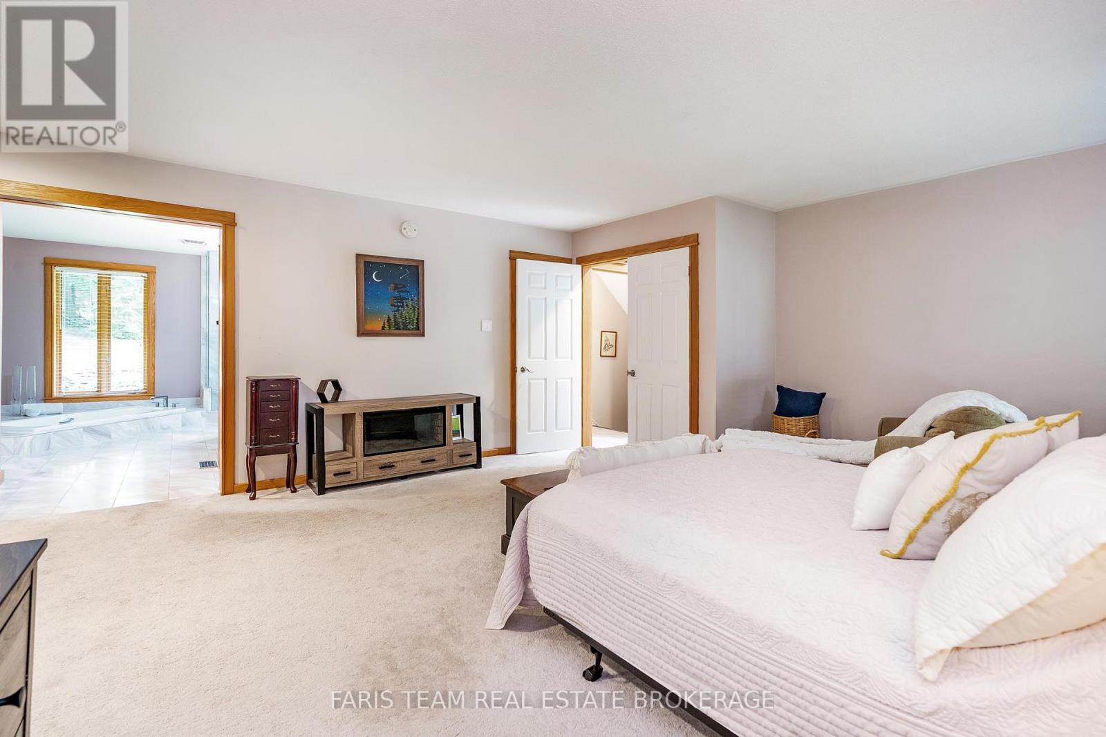 Photo 16 of 903 Victoria Street, Midland ON
