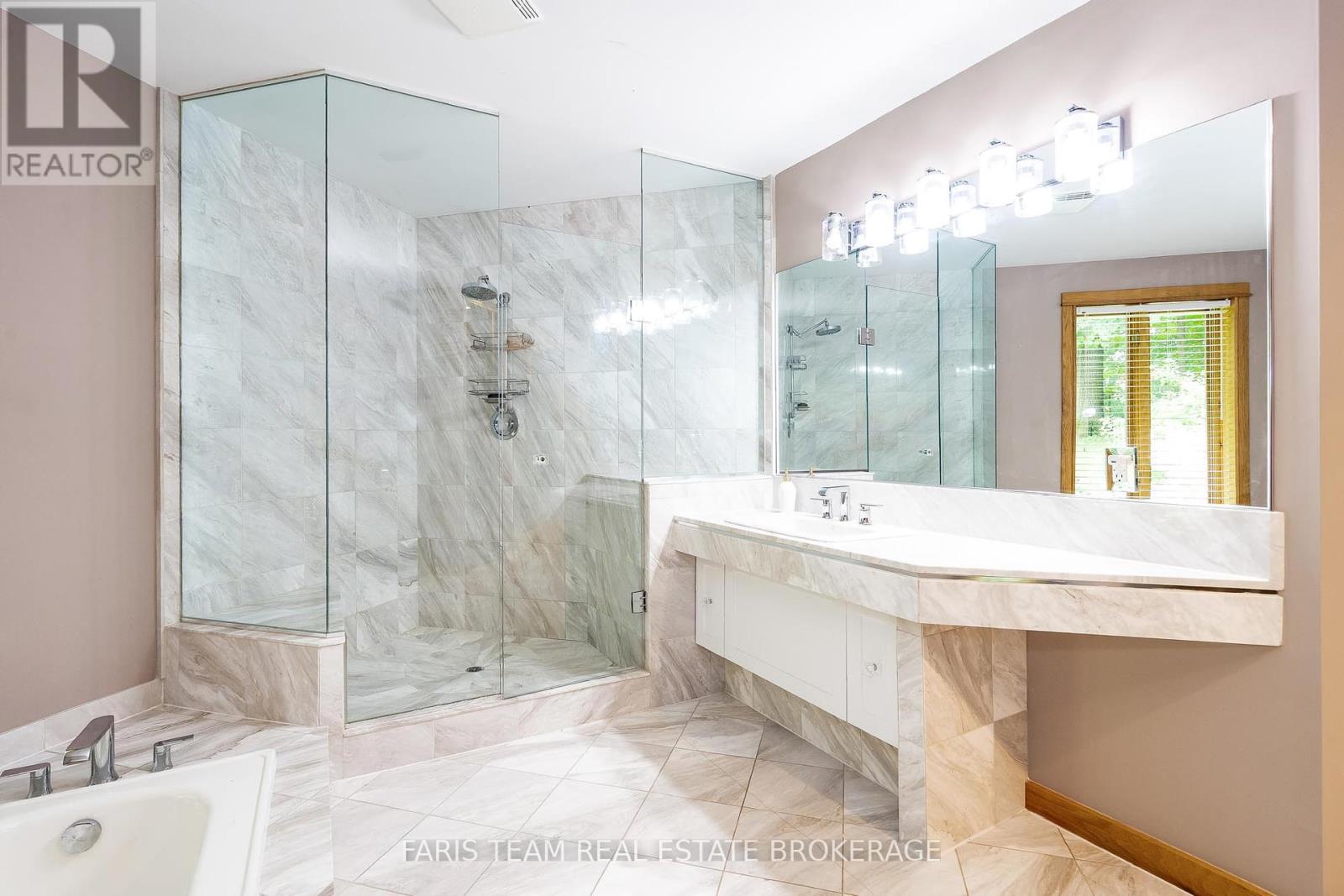 Photo 18 of 903 Victoria Street, Midland ON