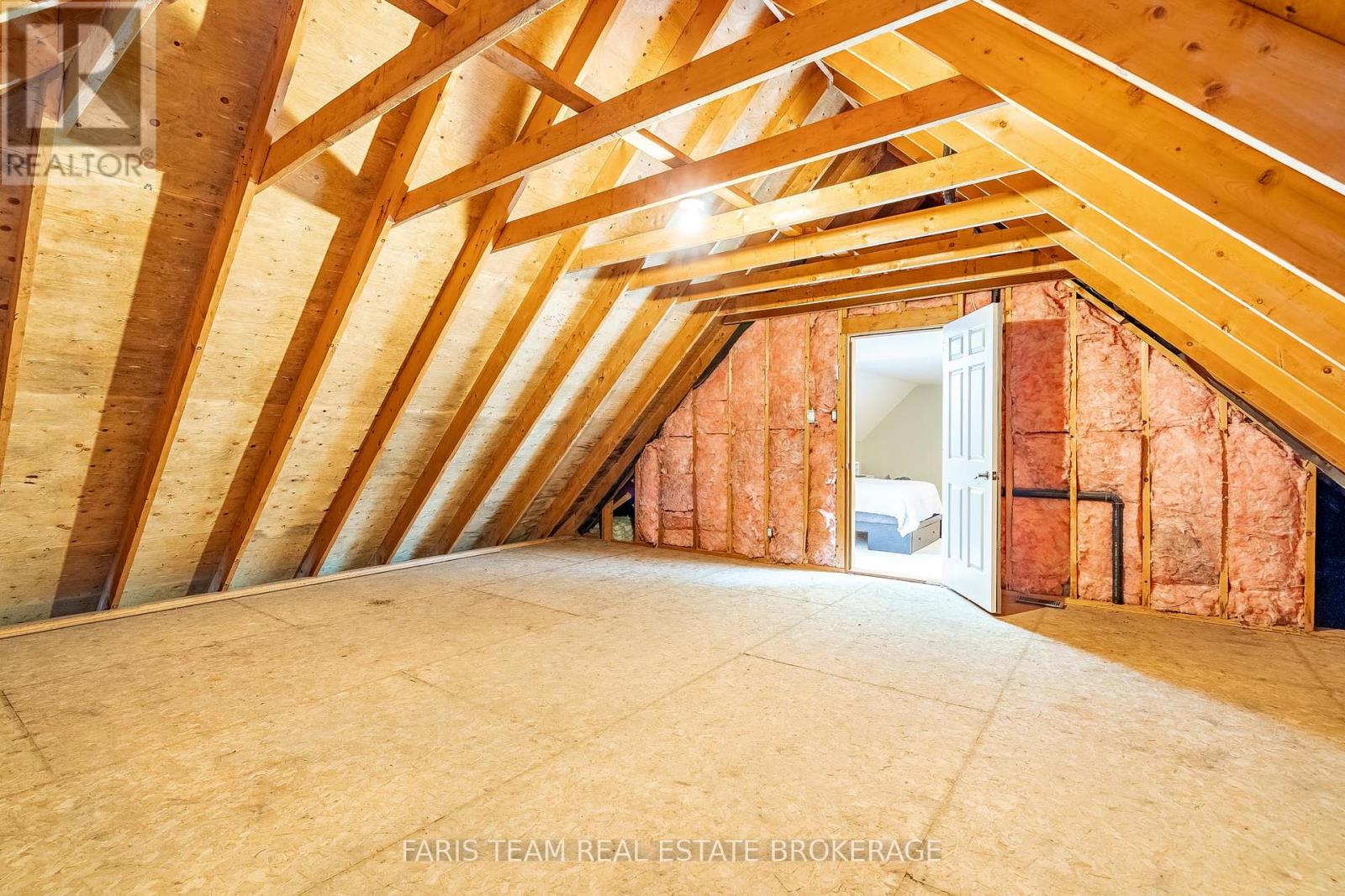 Photo 25 of 903 Victoria Street, Midland ON