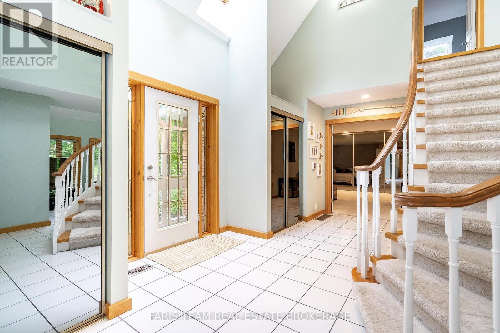 Photo 5 of 903 Victoria Street, Midland ON