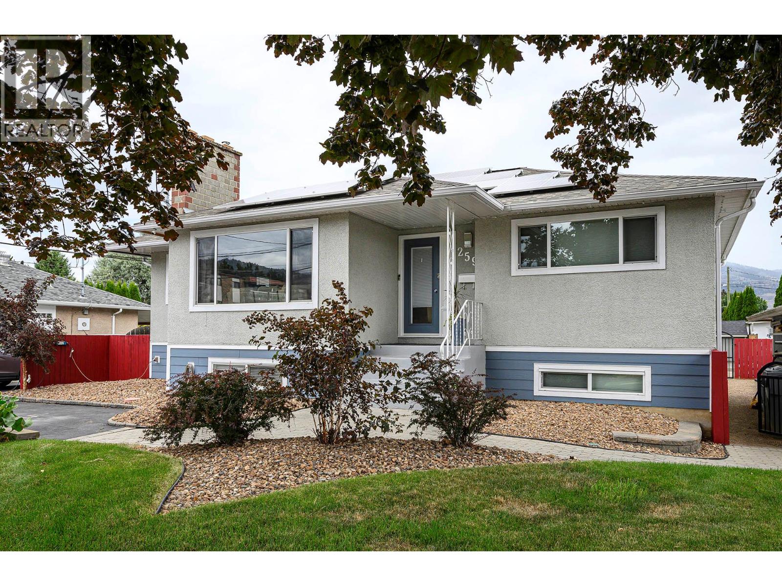 Photo 3 of 259 Beach Avenue, Kamloops BC