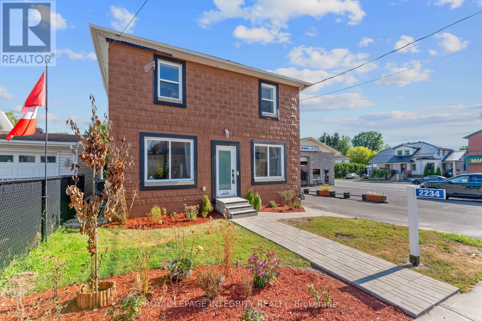 Photo 3 of 2234 Laval Street, Clarencerockland ON