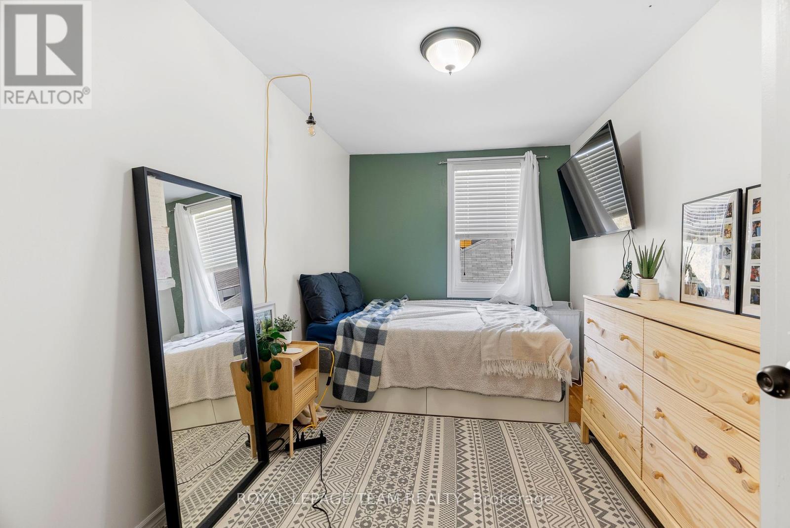 Photo 17 of 240 Garneau Street, Ottawa ON