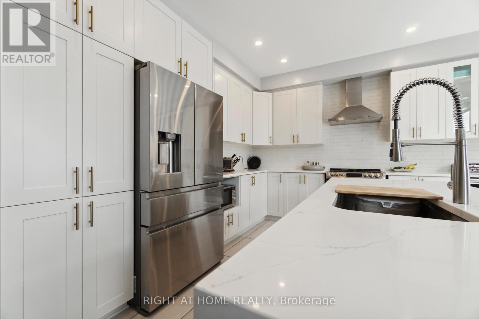 Photo 11 of 259 Joshua Street, Ottawa ON