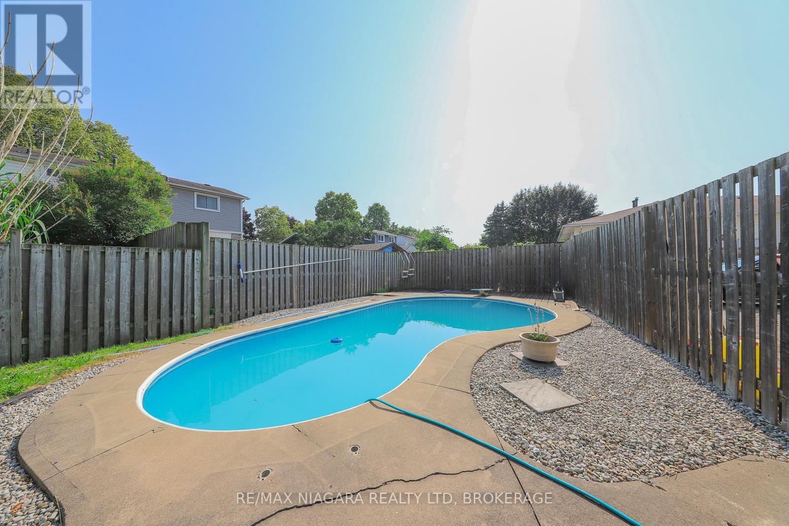 Photo 18 of 30 Garfield Lane, St Catharines ON