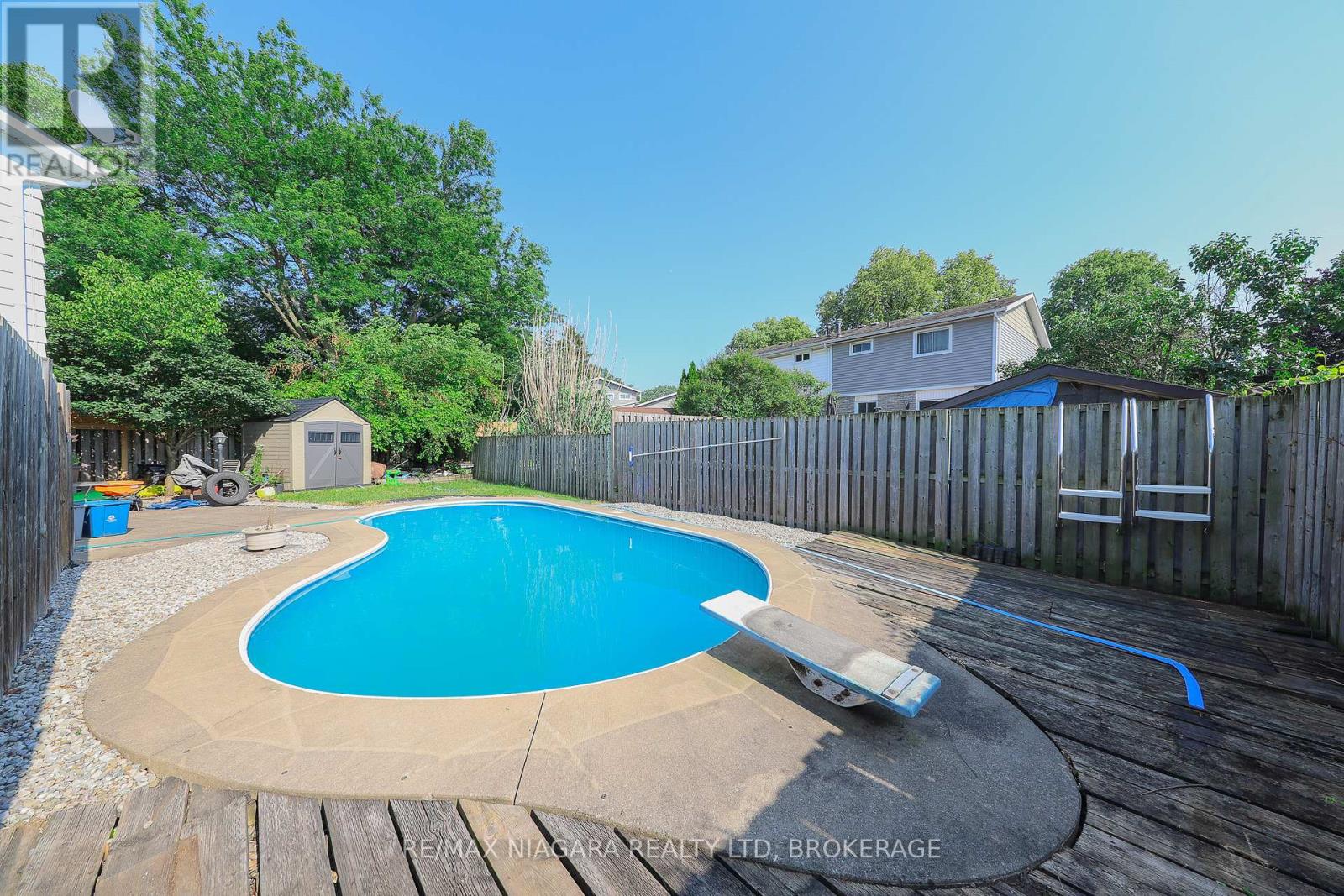 Photo 19 of 30 Garfield Lane, St Catharines ON