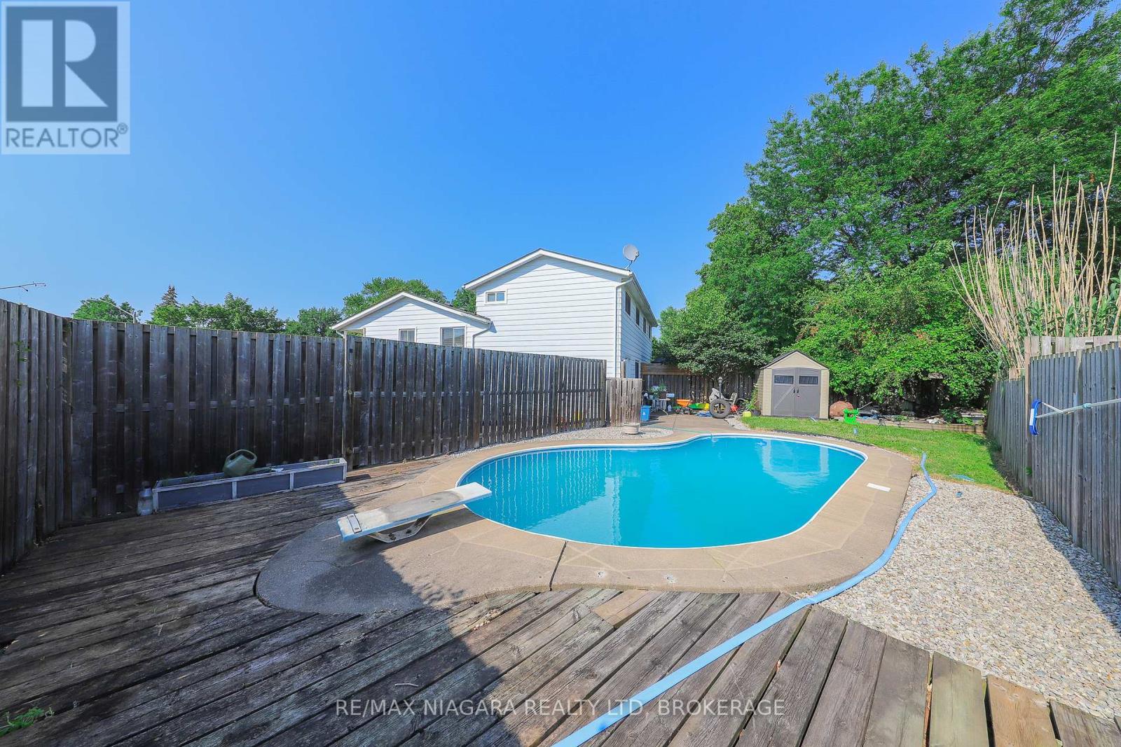 Photo 20 of 30 Garfield Lane, St Catharines ON