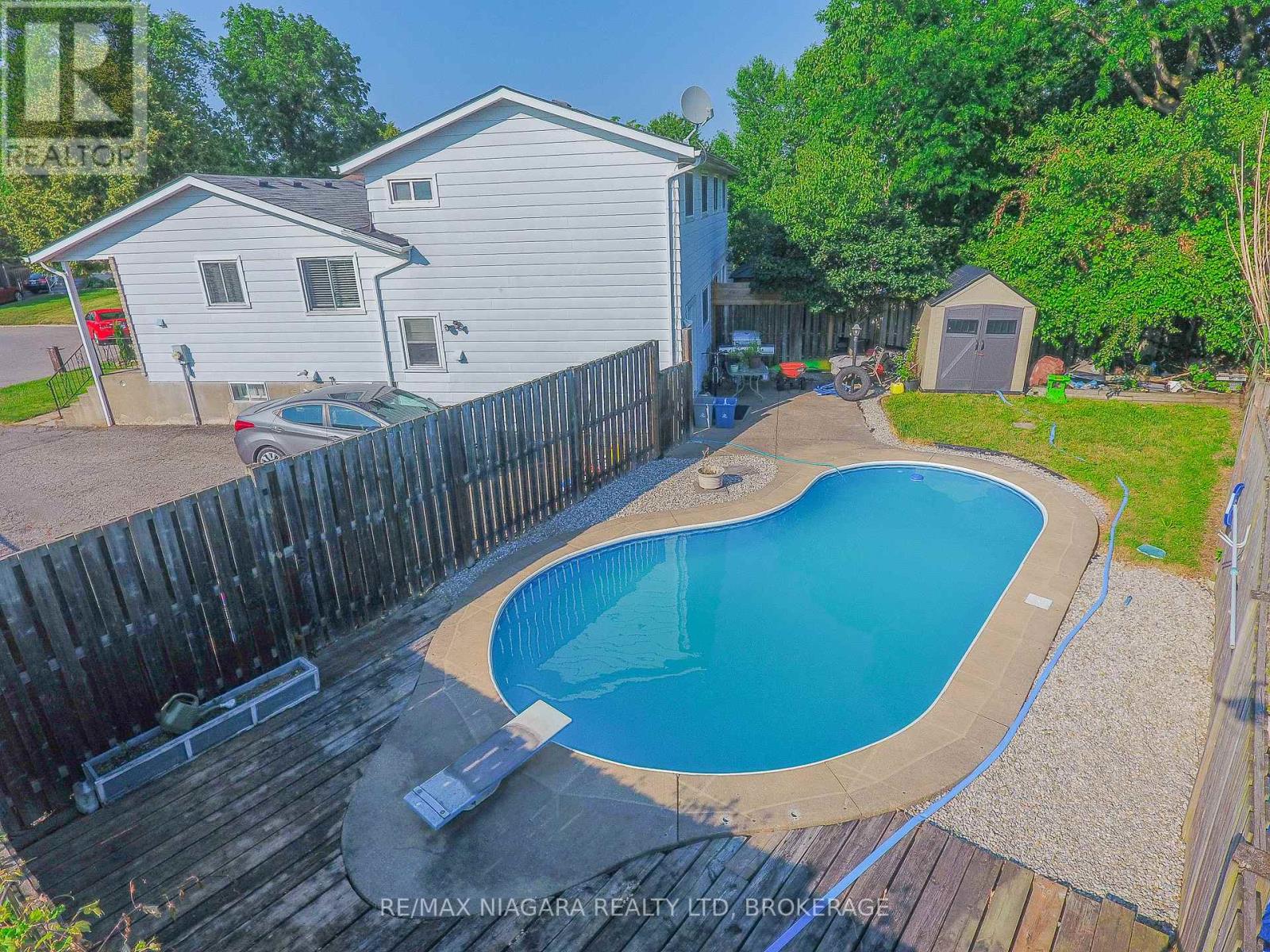 Photo 21 of 30 Garfield Lane, St Catharines ON