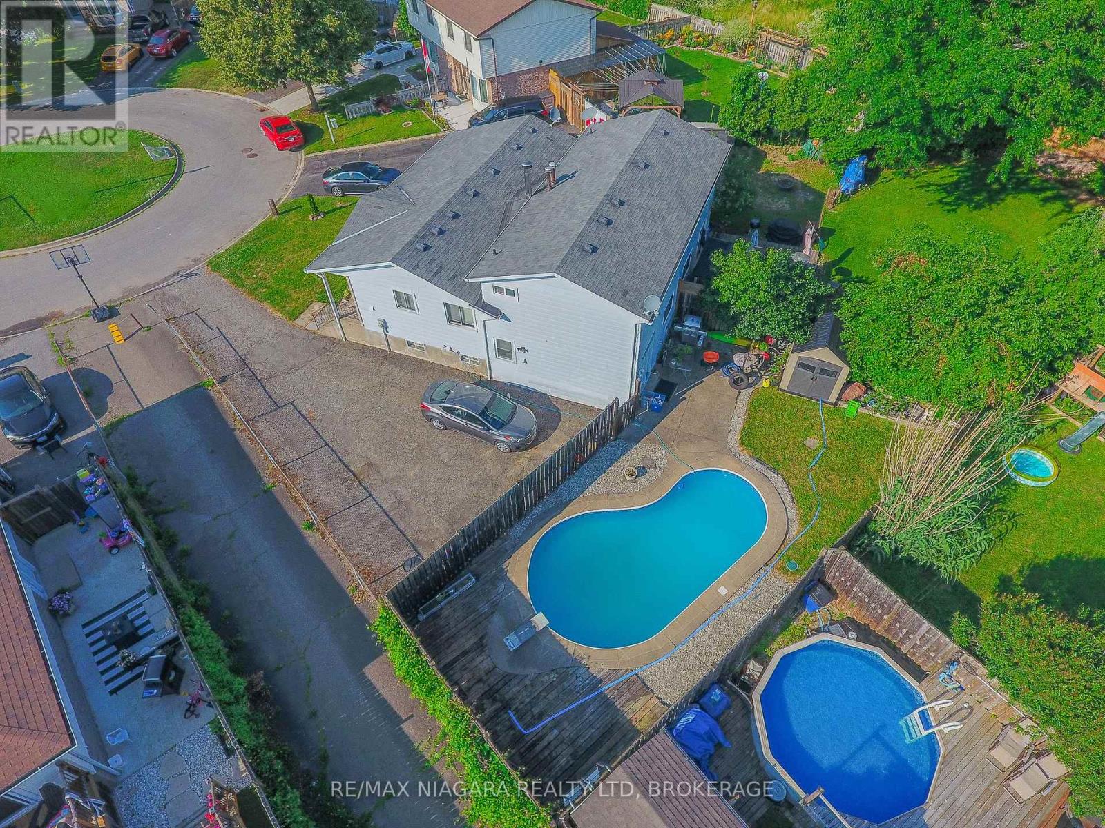 Photo 22 of 30 Garfield Lane, St Catharines ON