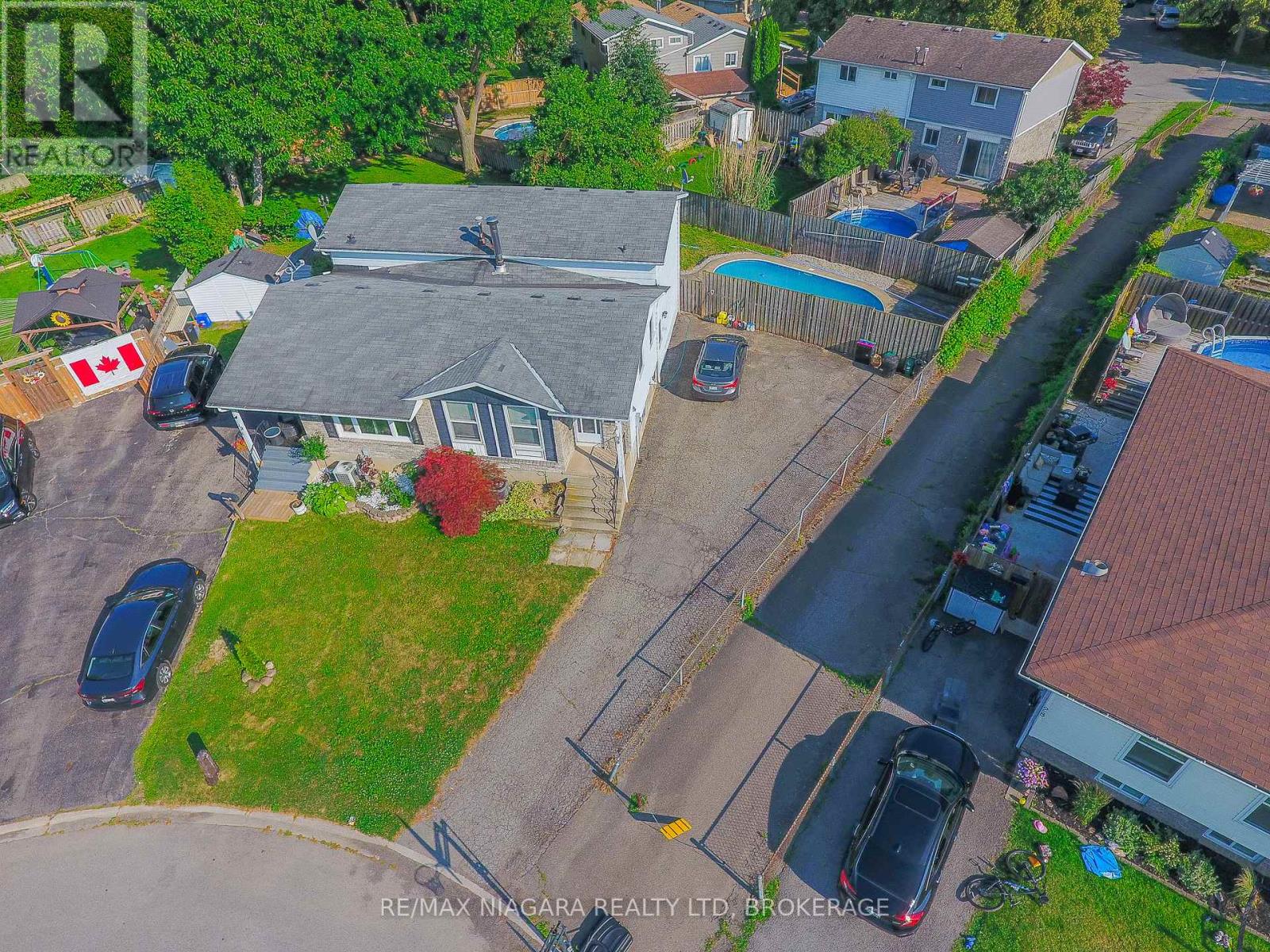 Photo 23 of 30 Garfield Lane, St Catharines ON