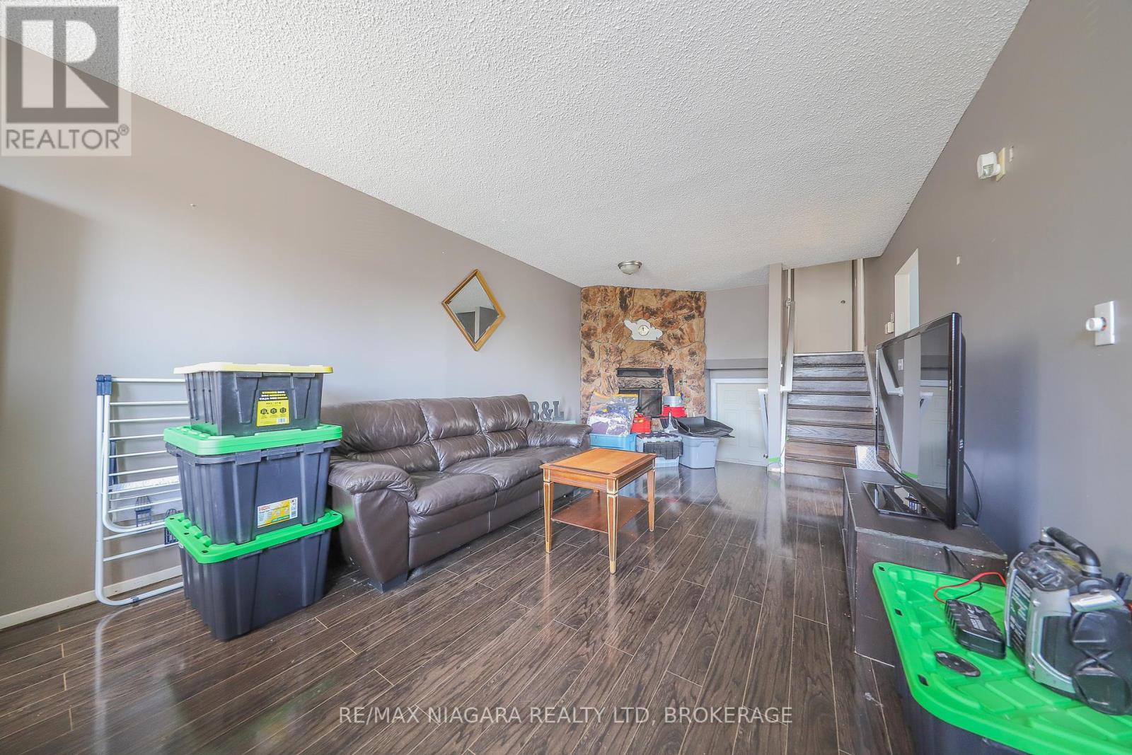 Photo 4 of 30 Garfield Lane, St Catharines ON
