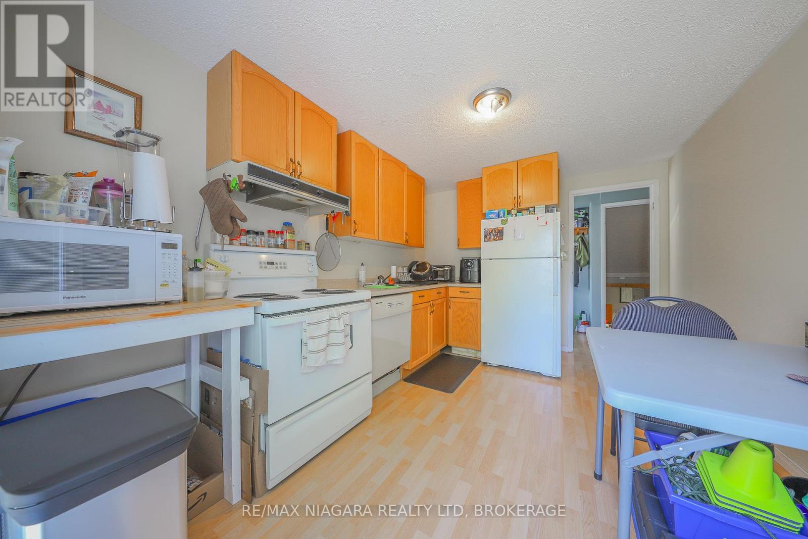 Photo 9 of 30 Garfield Lane, St Catharines ON