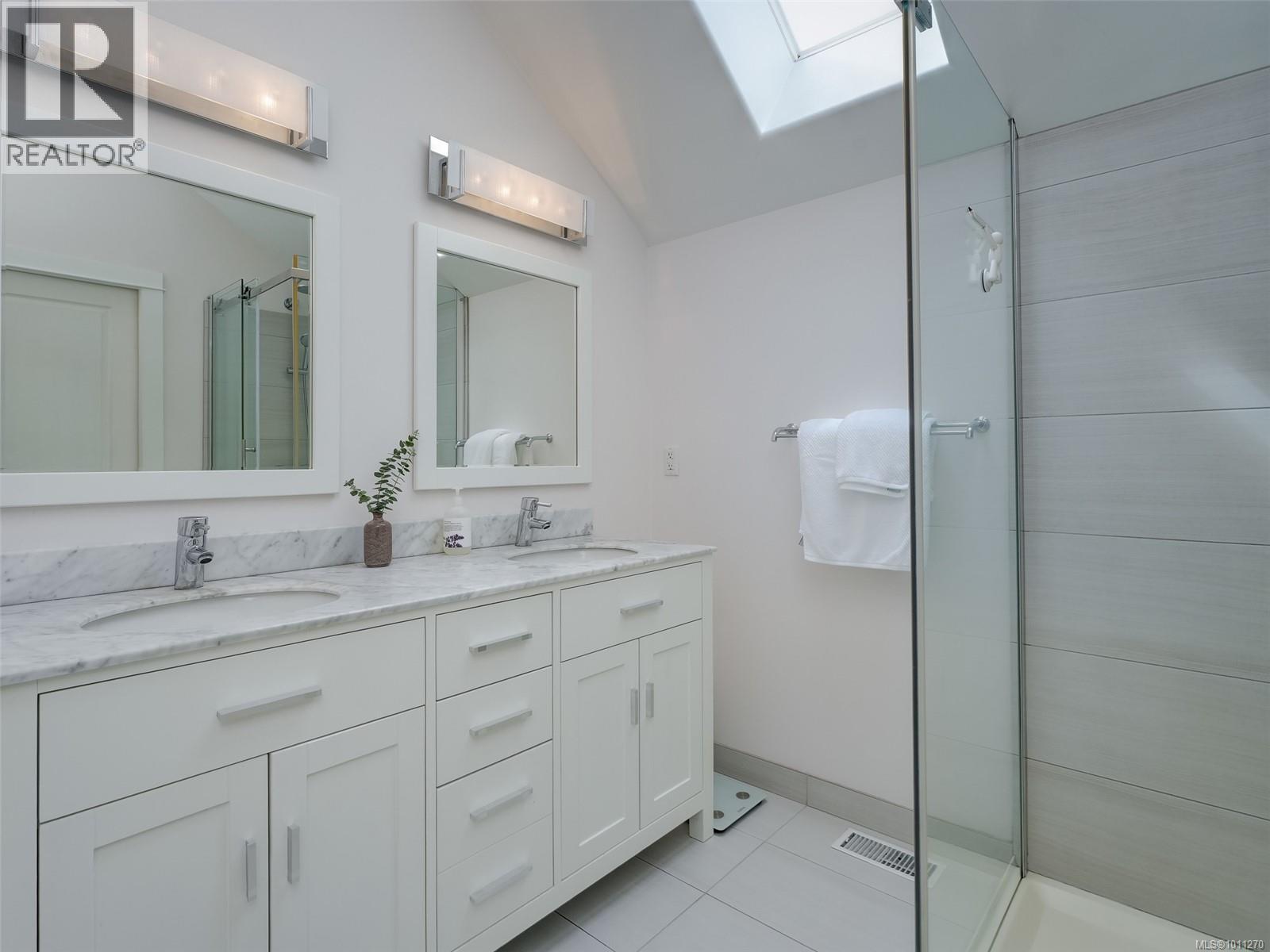 Photo 20 of 2526 Dalhousie St, Oak Bay BC