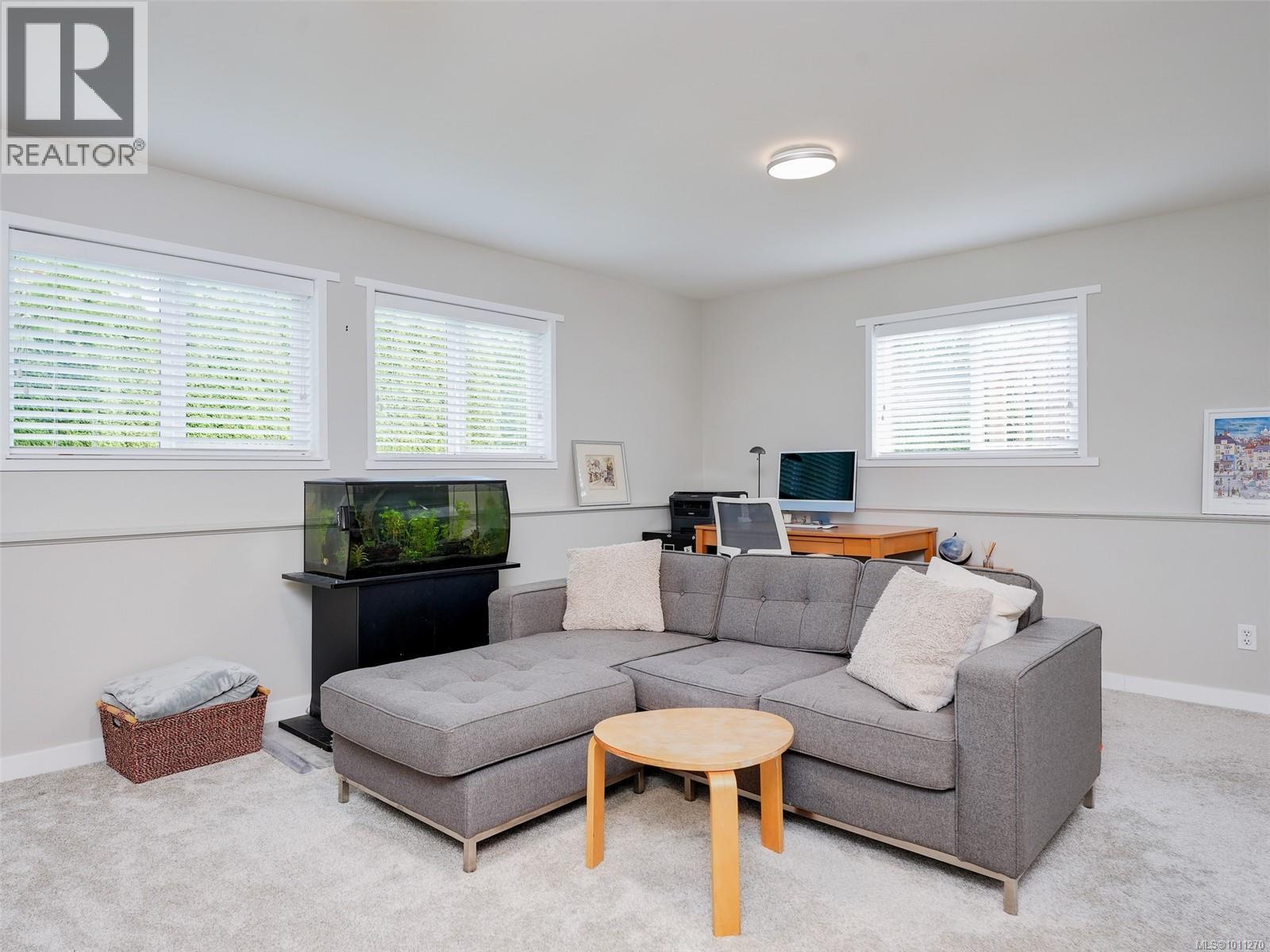 Photo 4 of 2526 Dalhousie St, Oak Bay BC