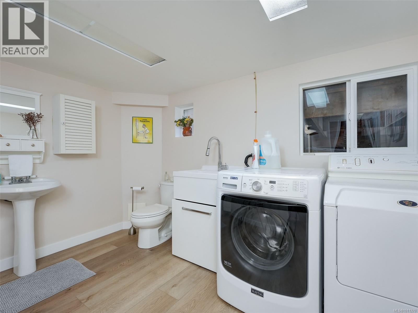 Photo 25 of 2526 Dalhousie St, Oak Bay BC